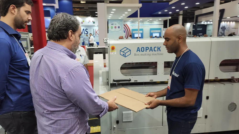 Exemplos de caixas produzidas com AOPACK