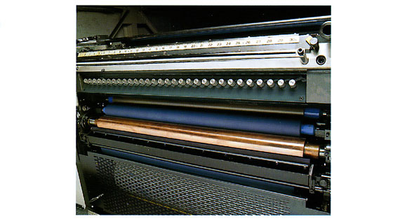 Lavador automático dos rolos de tinta e blanquetas