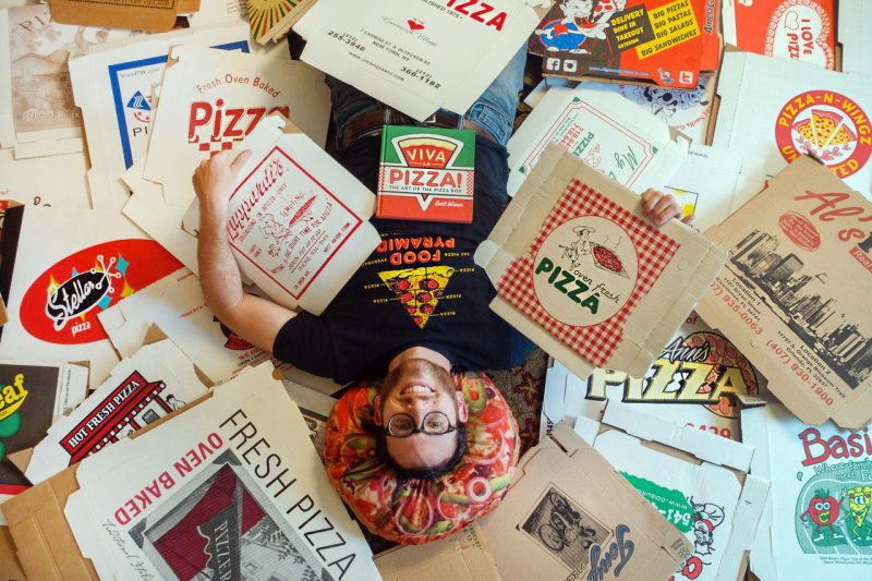 Por que as caixas de pizza são feitas de papelão ondulado? Por que as caixas de pizza são feitas de papelão ondulado?
