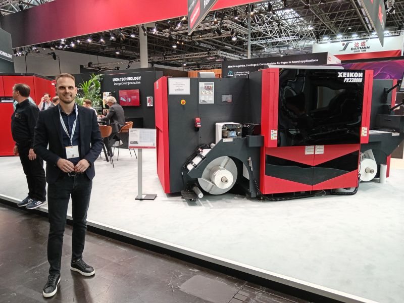 Xeikon: Pioneirismo e Inovação Xeikon: Pioneirismo e Inovação
