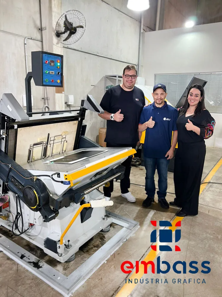 Máquina de corte e vinco PolyVinco