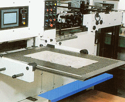 Hot Stamping, selo de segurança holográfico, corte e vinco.