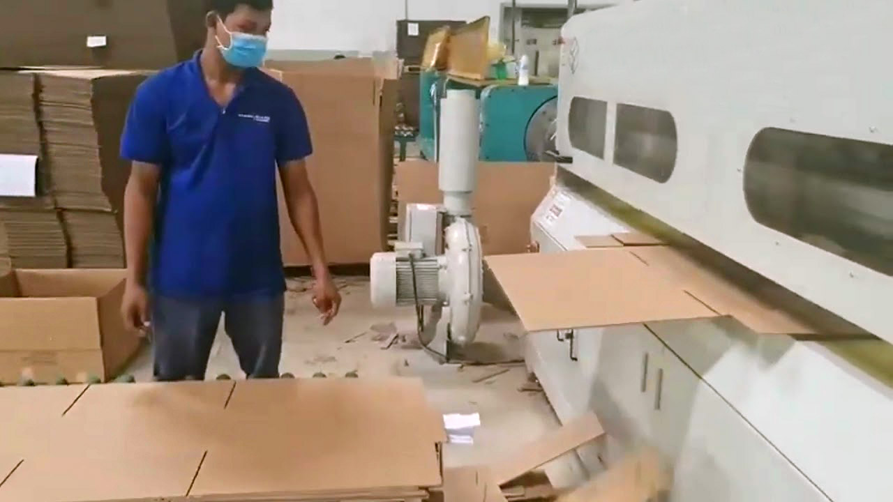 Passo a passo da produção de caixas de papelão com alta qualidade