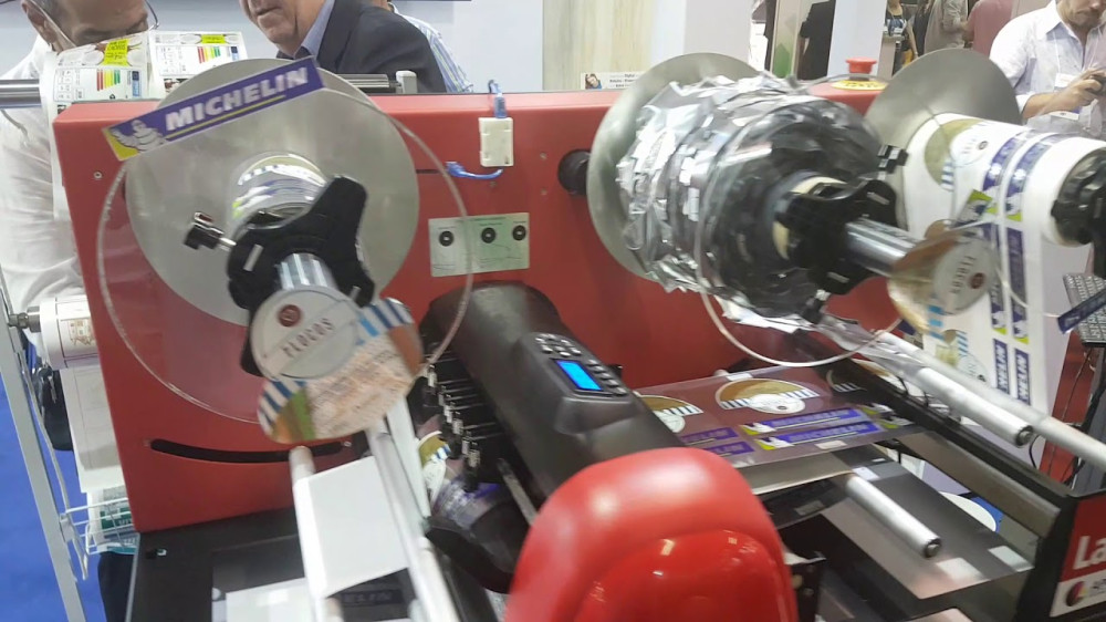 LabelCut - Sistema Automático de Corte Digital para Rótulos e Etiquetas