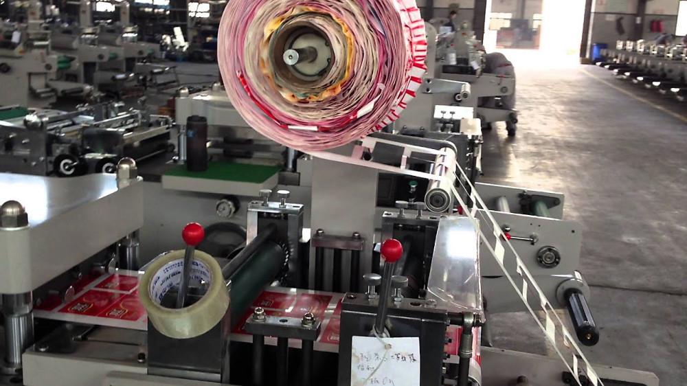 LabelFinish B320 - Máquinas de Corte com Facas Planas (Batida), Laminação, Perfuração (Tags) e Hot Stamping